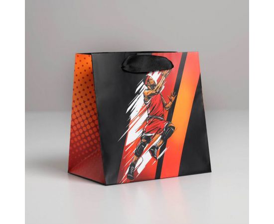 Пакет ламинированный квадратный «В цель», 14 × 14 × 9 см 5226228